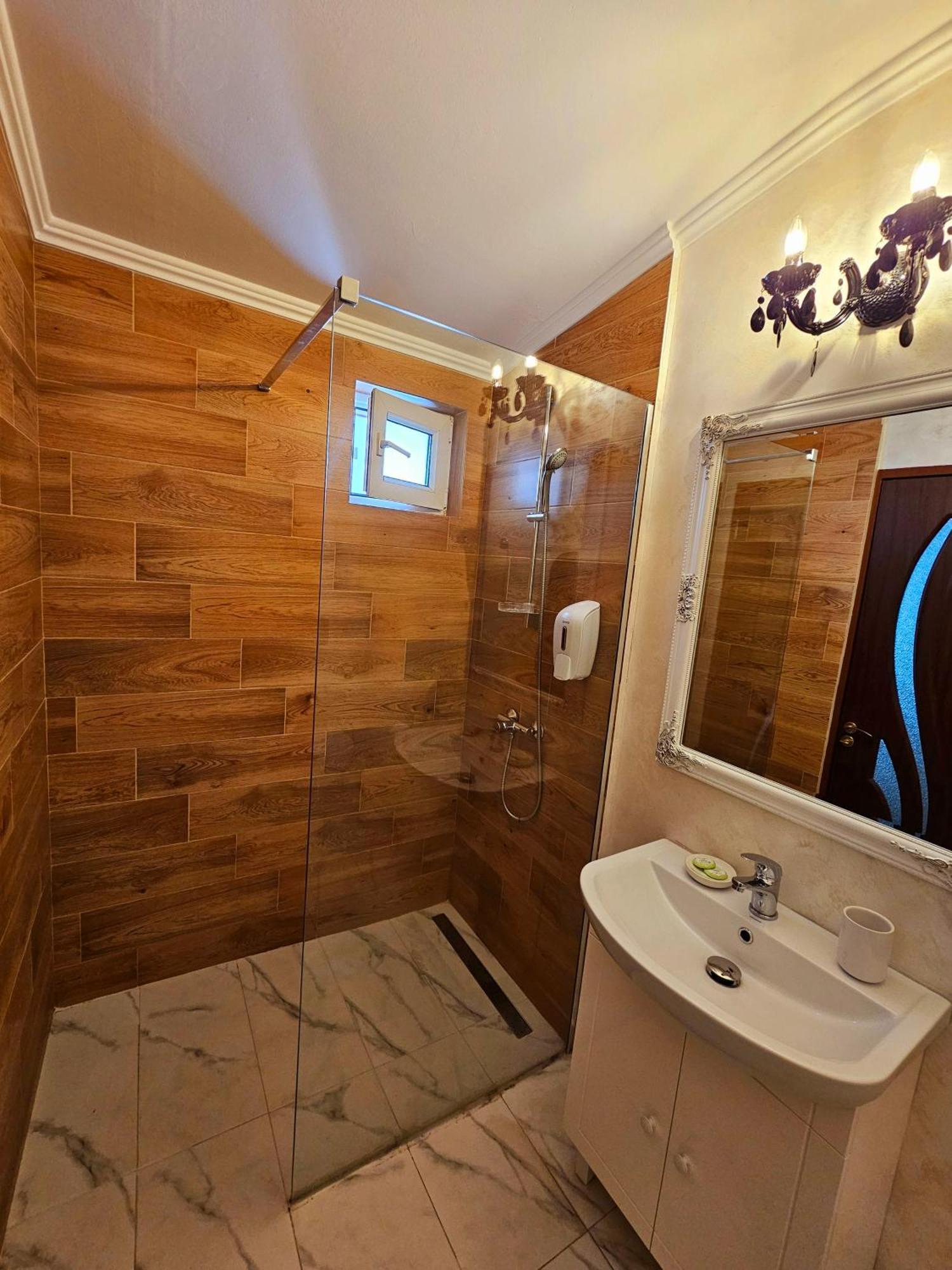 Vila Central Constanta Luaran gambar
