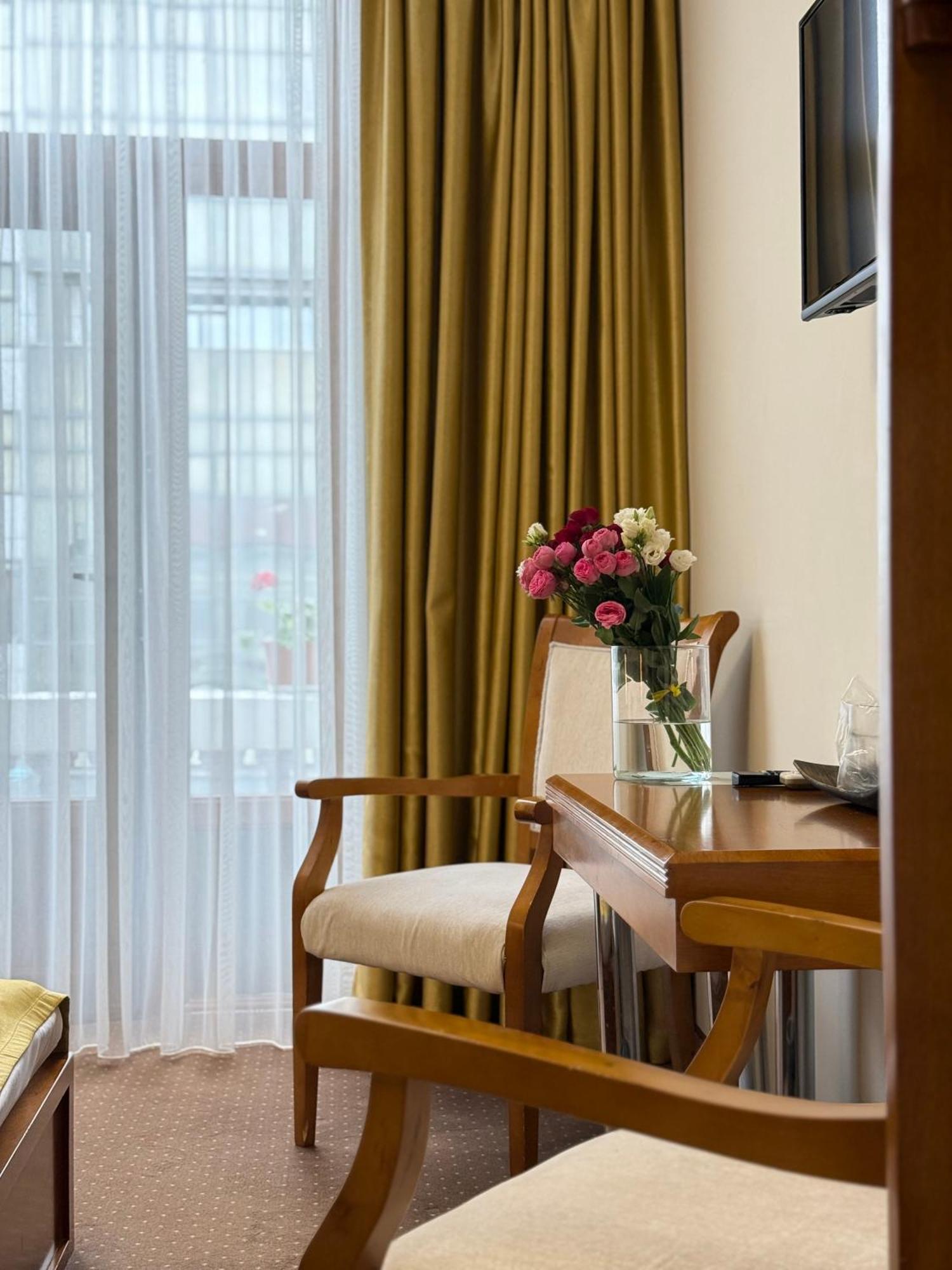 Vila Central Constanta Luaran gambar