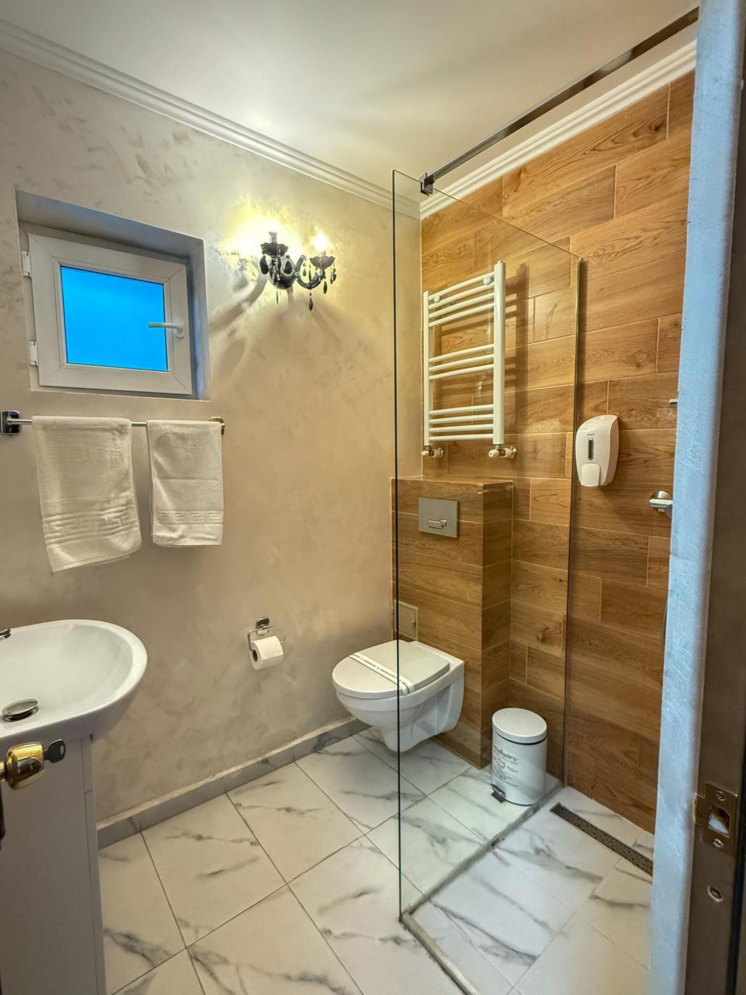 Vila Central Constanta Luaran gambar