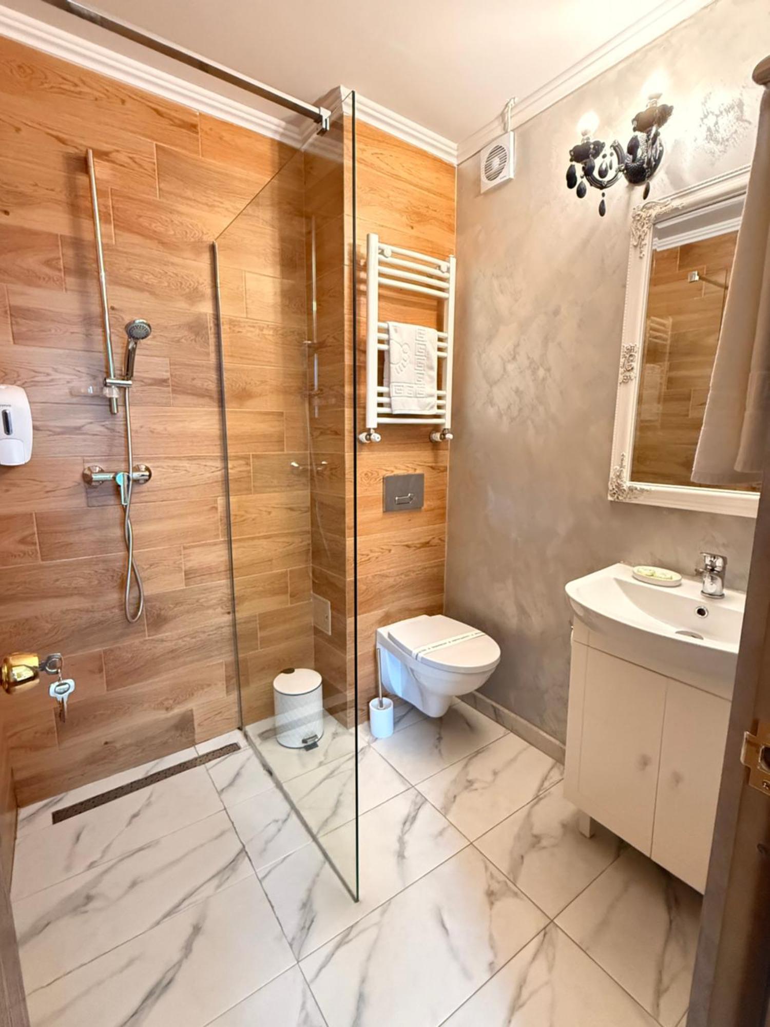 Vila Central Constanta Luaran gambar