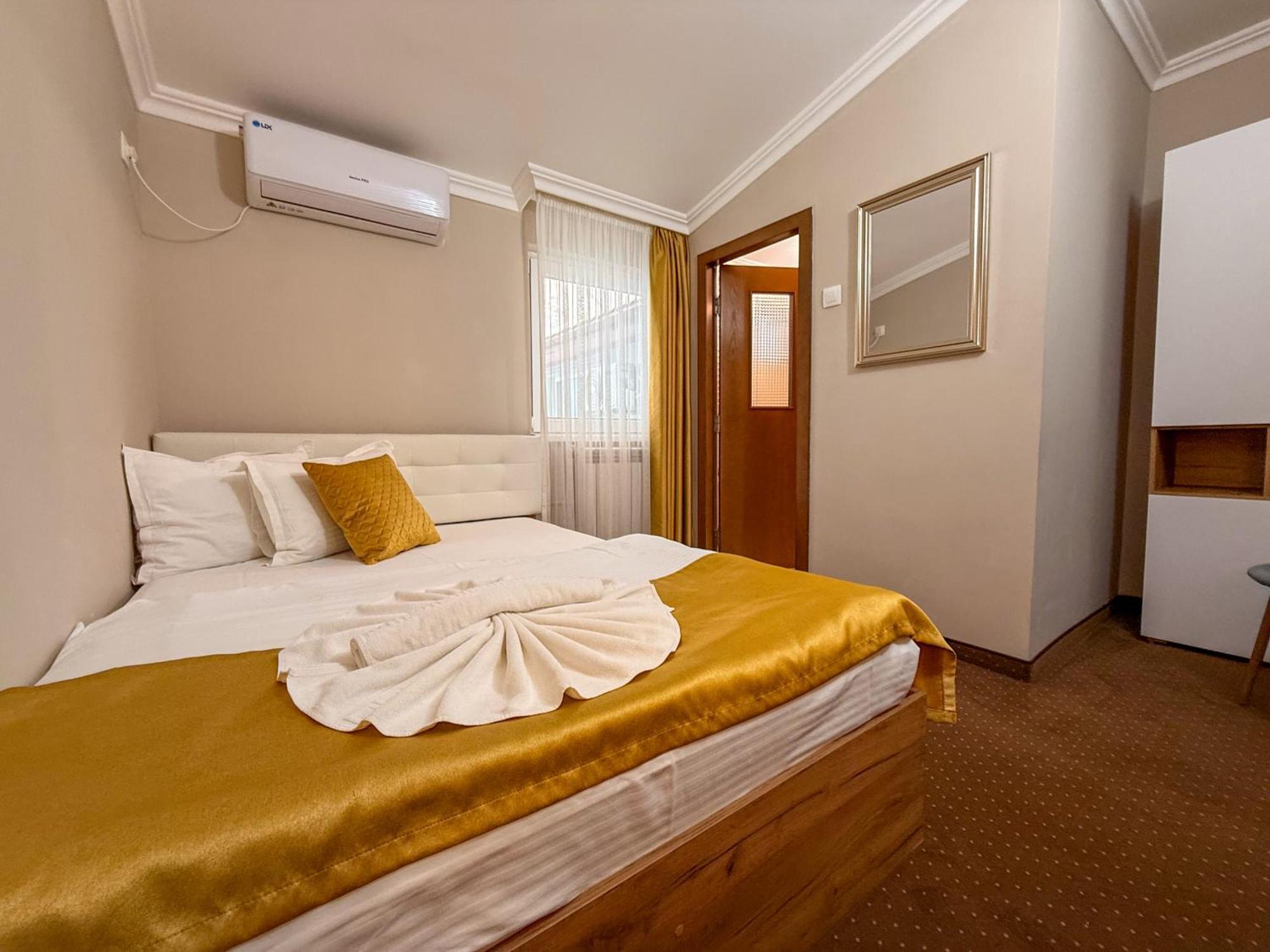 Vila Central Constanta Luaran gambar